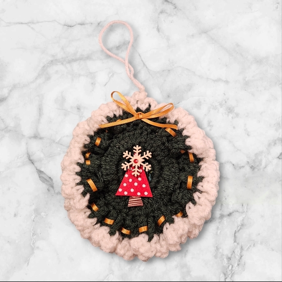 Christmas Ornament  Crochet Wreaths Set of 4, Christmas Tree Themes, Stockings - Picture 3 of 6